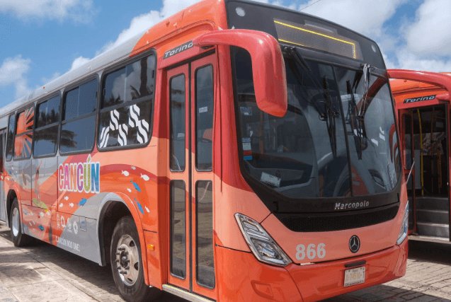 nuevos autobuses de la ciudad de cancun para moverse por la zona de hoteles
