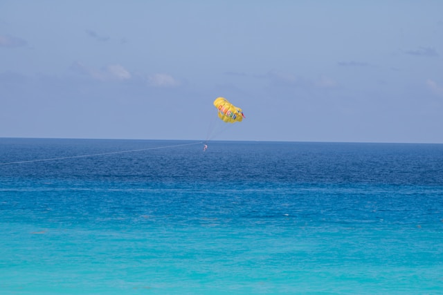 actividad extrema en playas de cancun, parachute en la playa de cancun