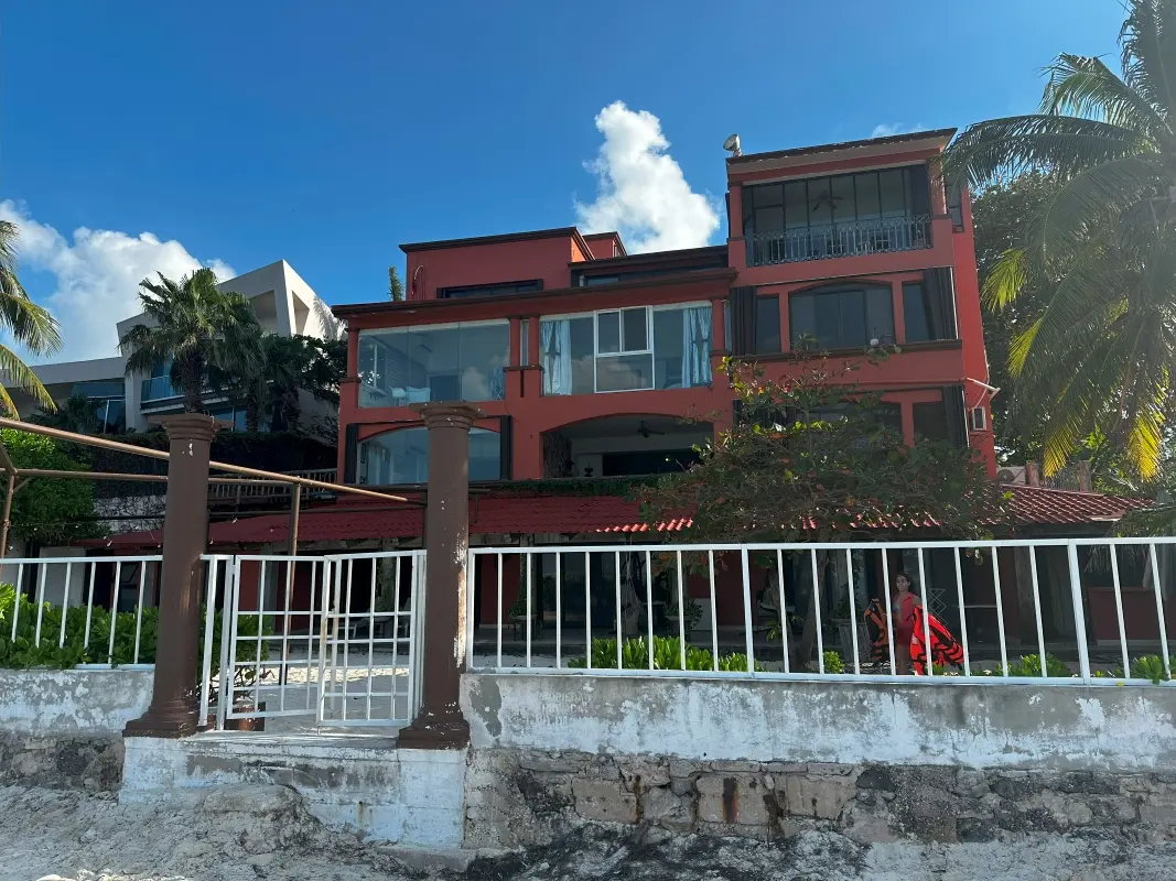 hermosa casa frente a la playa de riviera maya