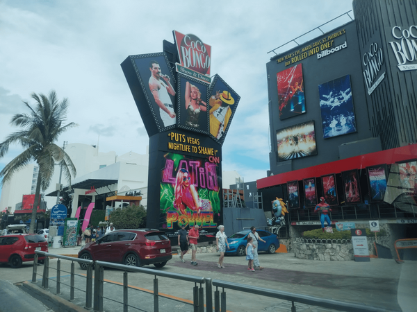 Nightlife area and clubs in Cancun Hotel Zone